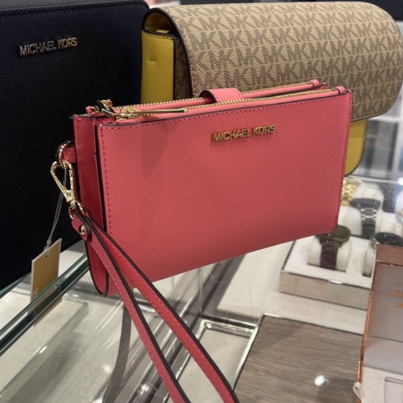 Michael Kors Handbags - MICHAEL KORS LARGE DOUBLE ZIP WRISTLET WALLET PHONE CASE CLUTCH 
Tea Rose NWT